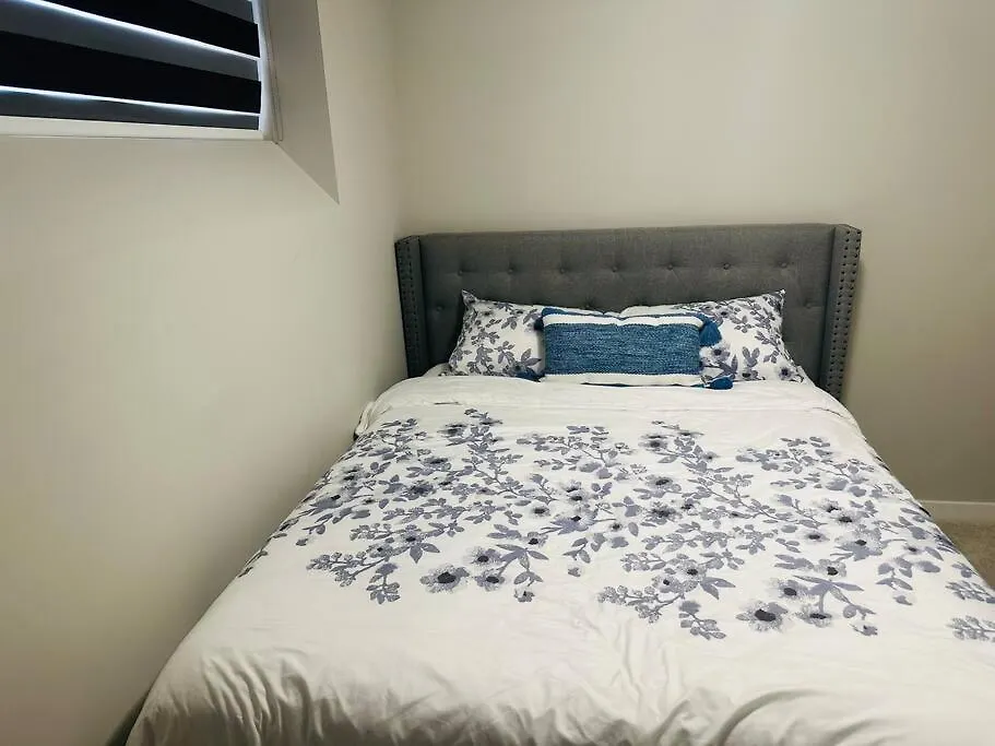 Σπίτι διακοπών 1 Bedroom Modern Basement Suite With Private Entrance Γουίνιπεγκ